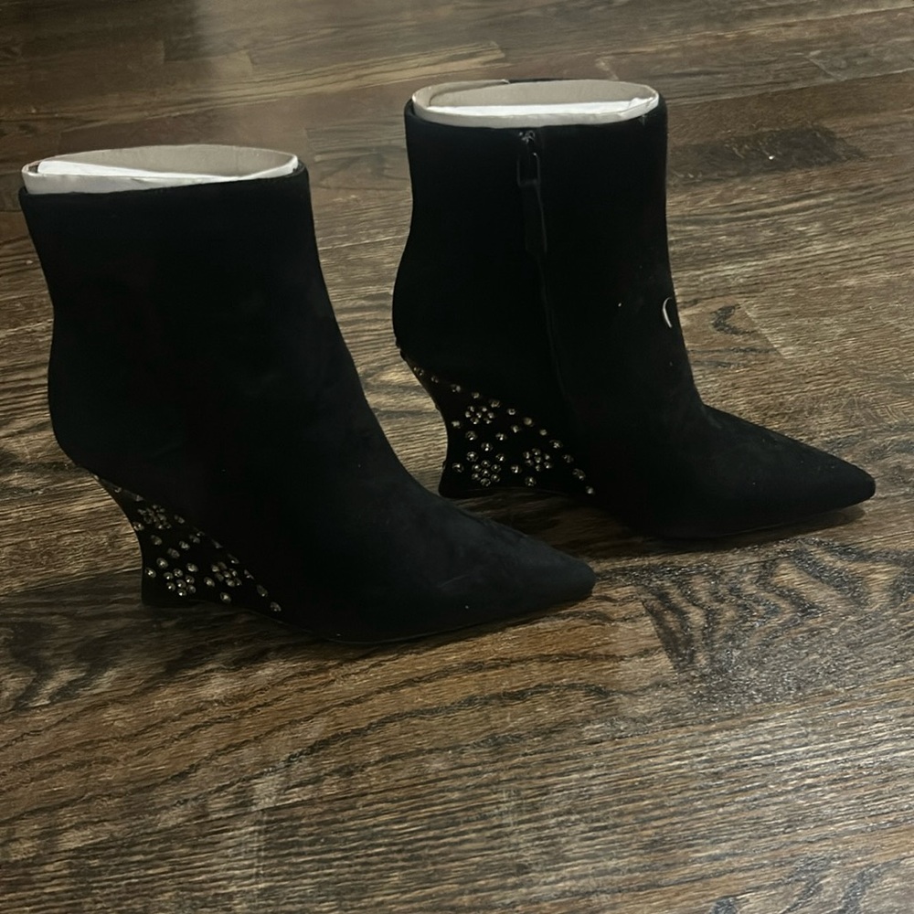 Tori Burch jeweled flower boot size 7 🖤 - Picture 1 of 5